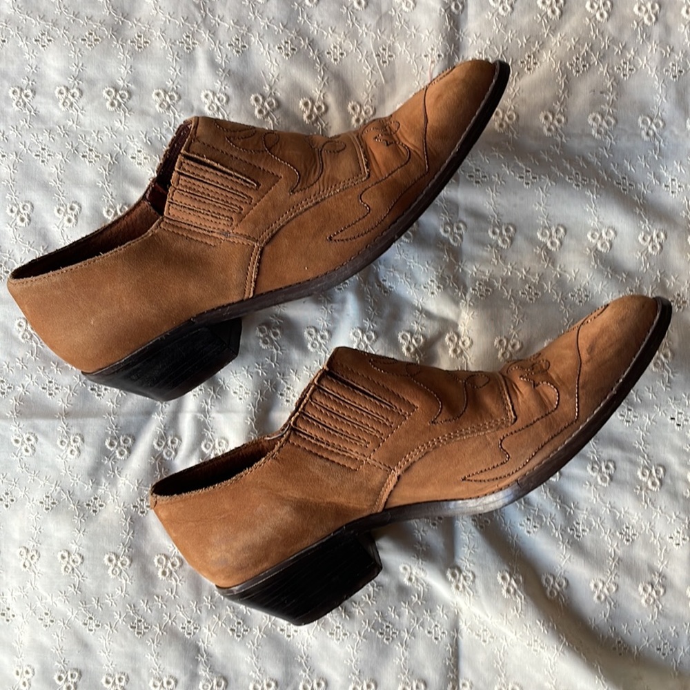 Palomino brown suede ankle boot